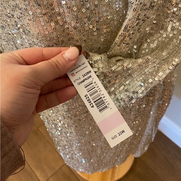 Plus Sequin Dress - Picture 9 of 10